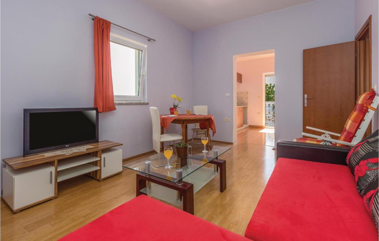 Beautiful apartment in Kastel with 2 Bedrooms Buitenkant foto