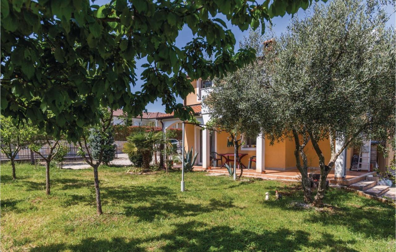 Beautiful apartment in Kastel with 2 Bedrooms Buitenkant foto
