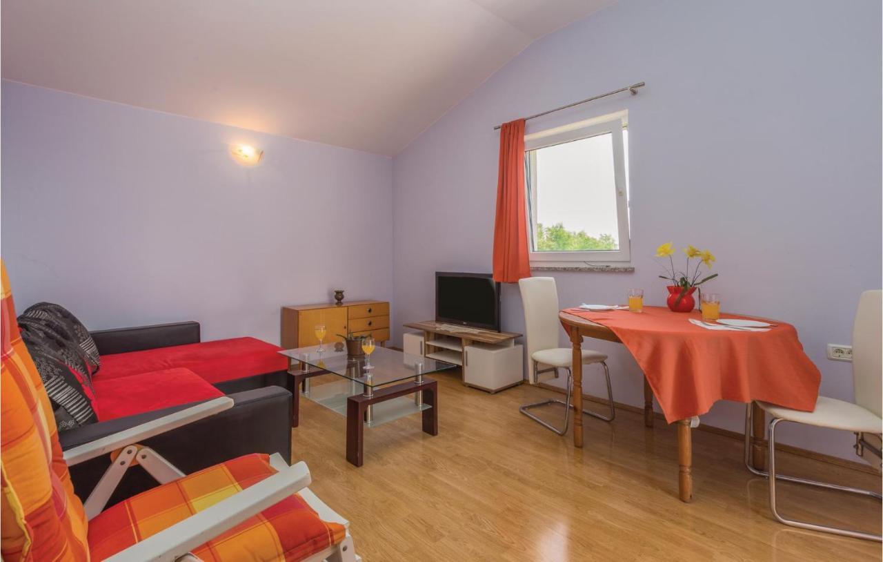 Beautiful apartment in Kastel with 2 Bedrooms Buitenkant foto