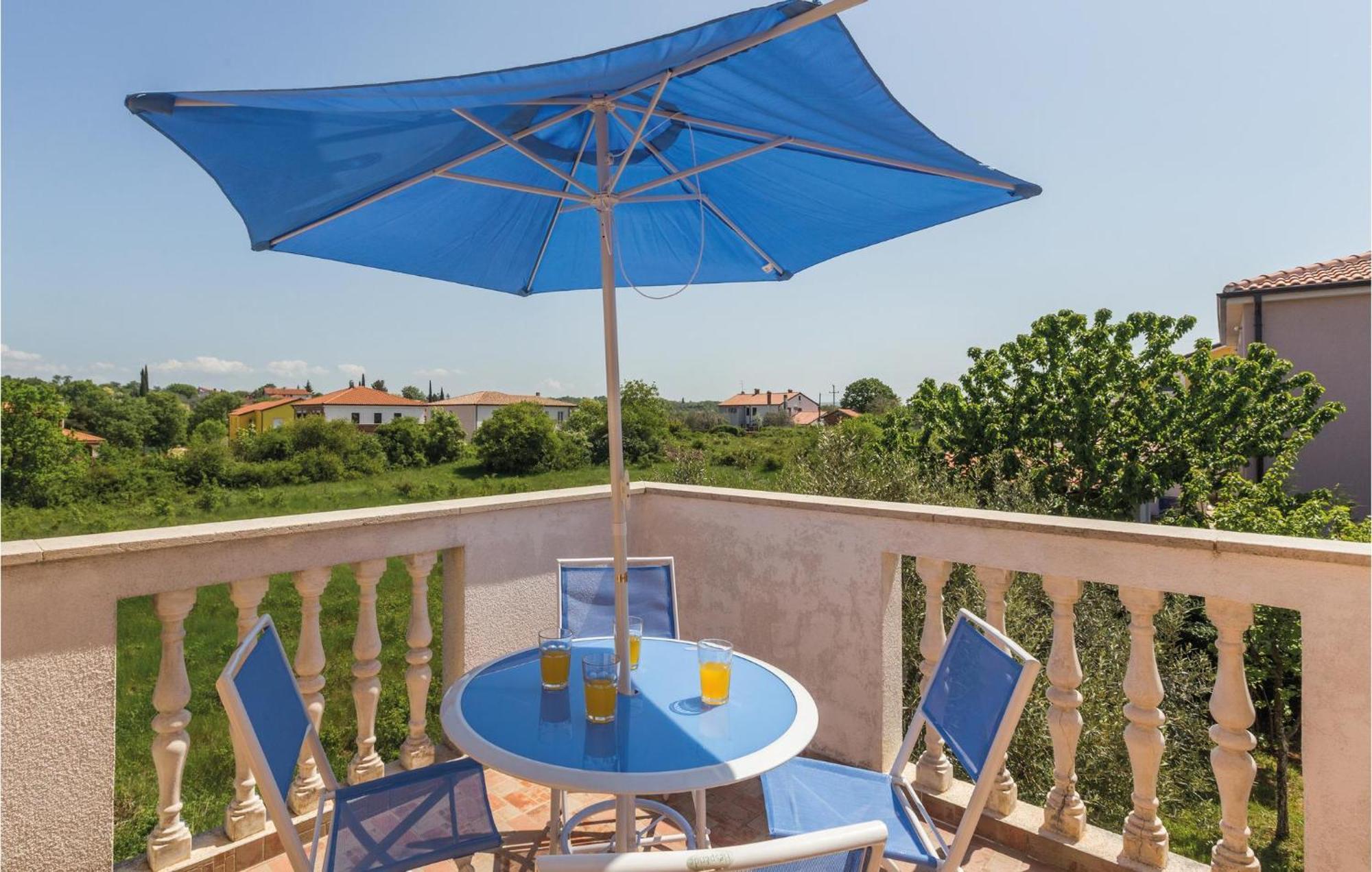 Beautiful apartment in Kastel with 2 Bedrooms Buitenkant foto